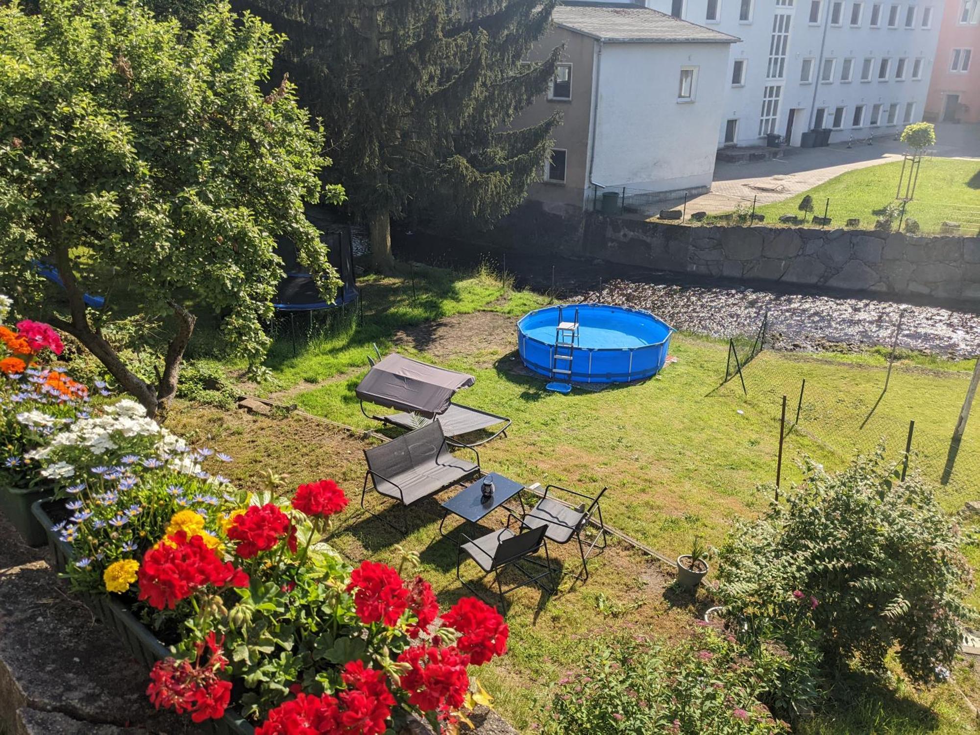 F2 - Urlaubsmagie Sauna, Whirlpool, Pool & Garten Sebnitz Bagian luar foto