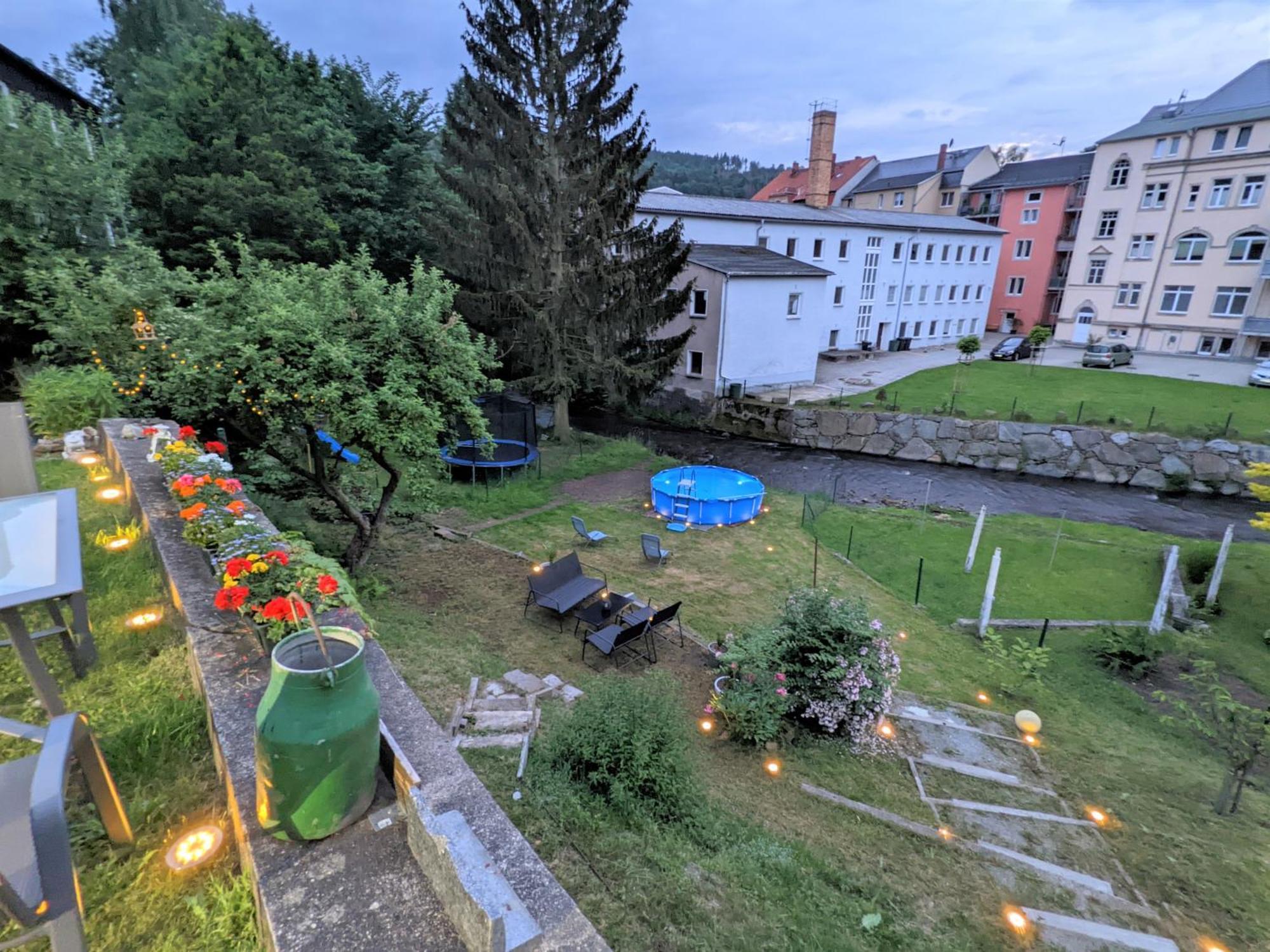 F2 - Urlaubsmagie Sauna, Whirlpool, Pool & Garten Sebnitz Bagian luar foto